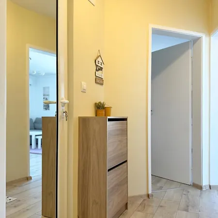 Restful For 4 Guests In Burgas