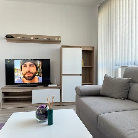 Апартаменты Restful For 4 Guests In *